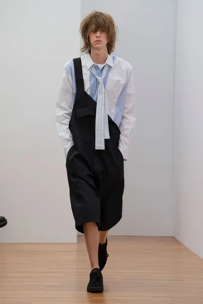 Look 11